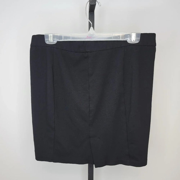 Smart Set Skirt - Picture 3 of 4